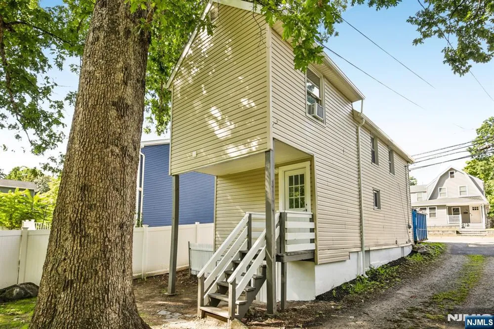80 Glenwild Avenue Bloomingdale, NJ 07403