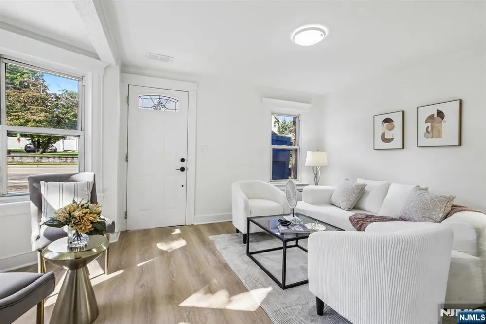 80 Glenwild Avenue Bloomingdale, NJ 07403