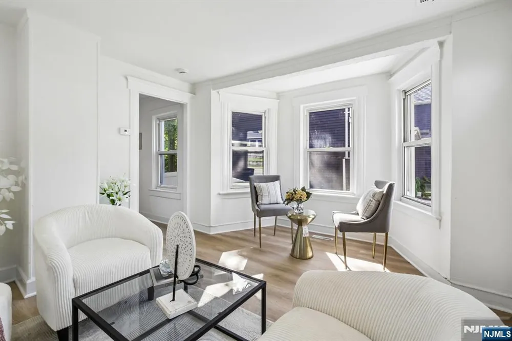 80 Glenwild Avenue Bloomingdale, NJ 07403