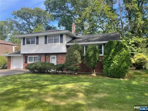 420 Lakeview Drive