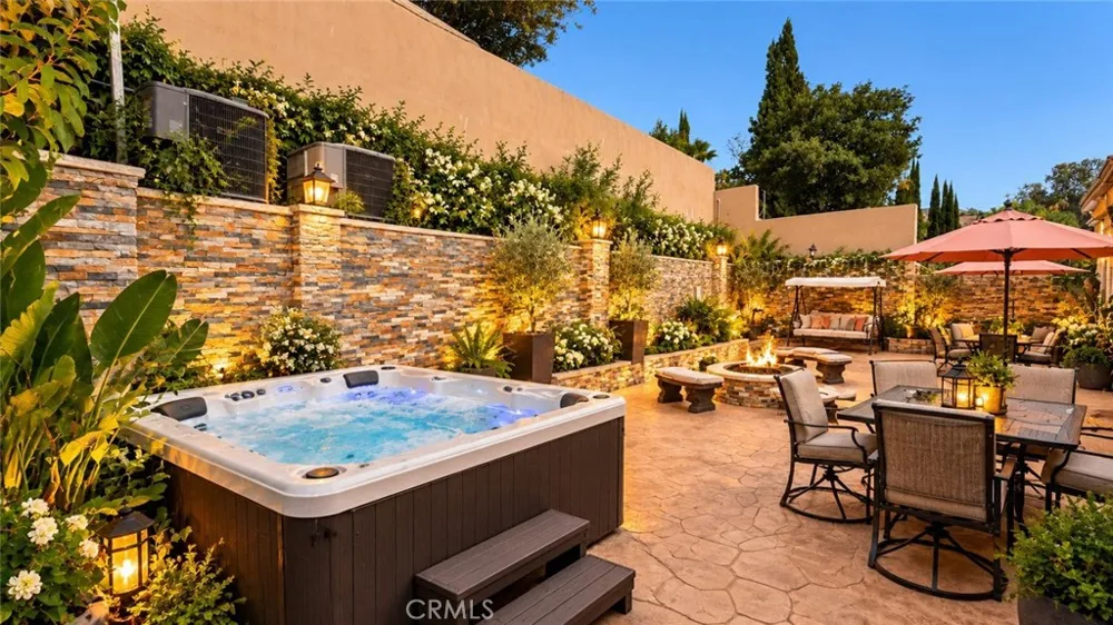 4228 Canoga Drive Los Angeles, CA 91364