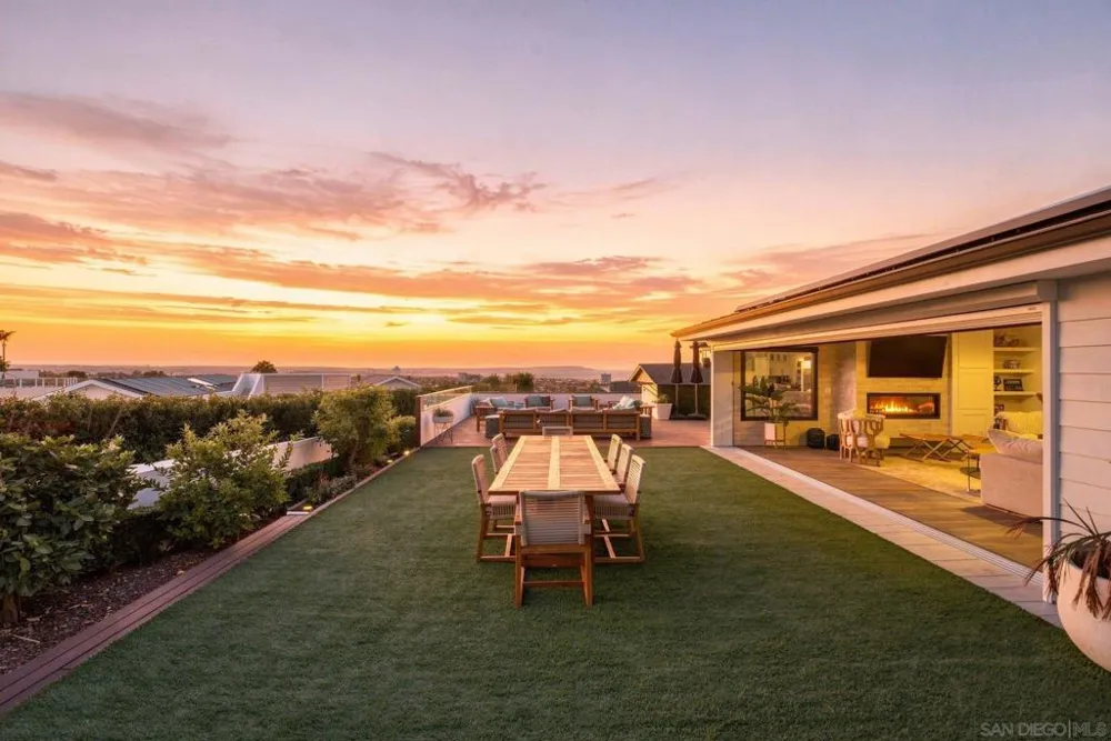 5431 Candlelight Drive La Jolla, CA 92037