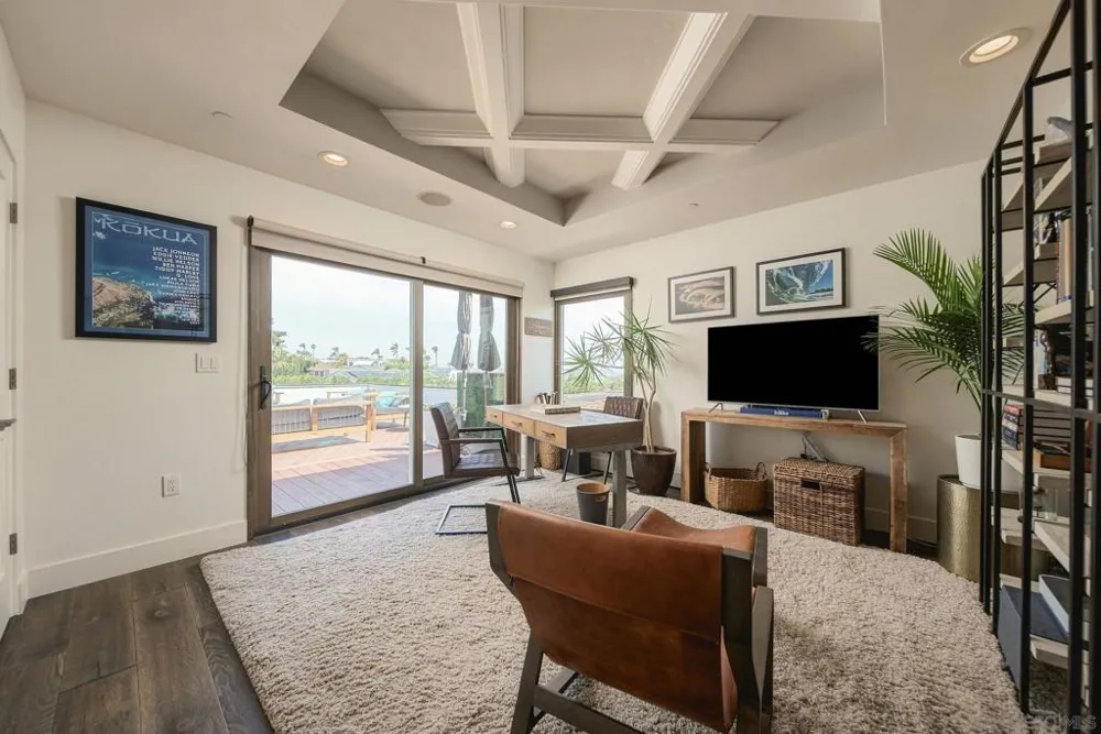 5431 Candlelight Drive La Jolla, CA 92037