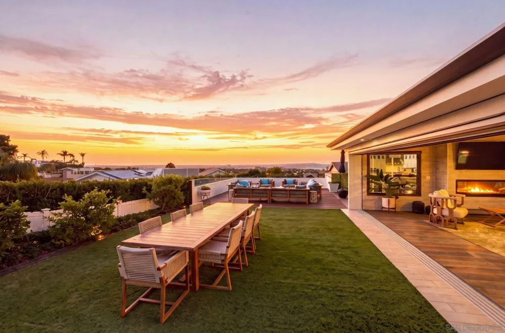 5431 Candlelight Drive La Jolla, CA 92037