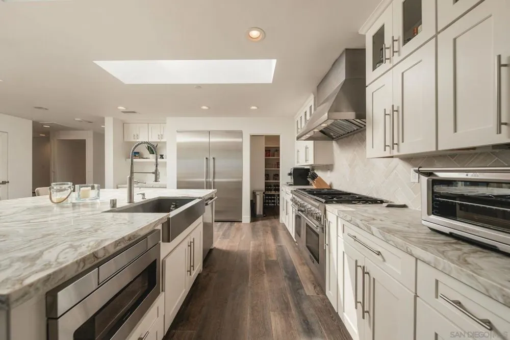 5431 Candlelight Drive La Jolla, CA 92037
