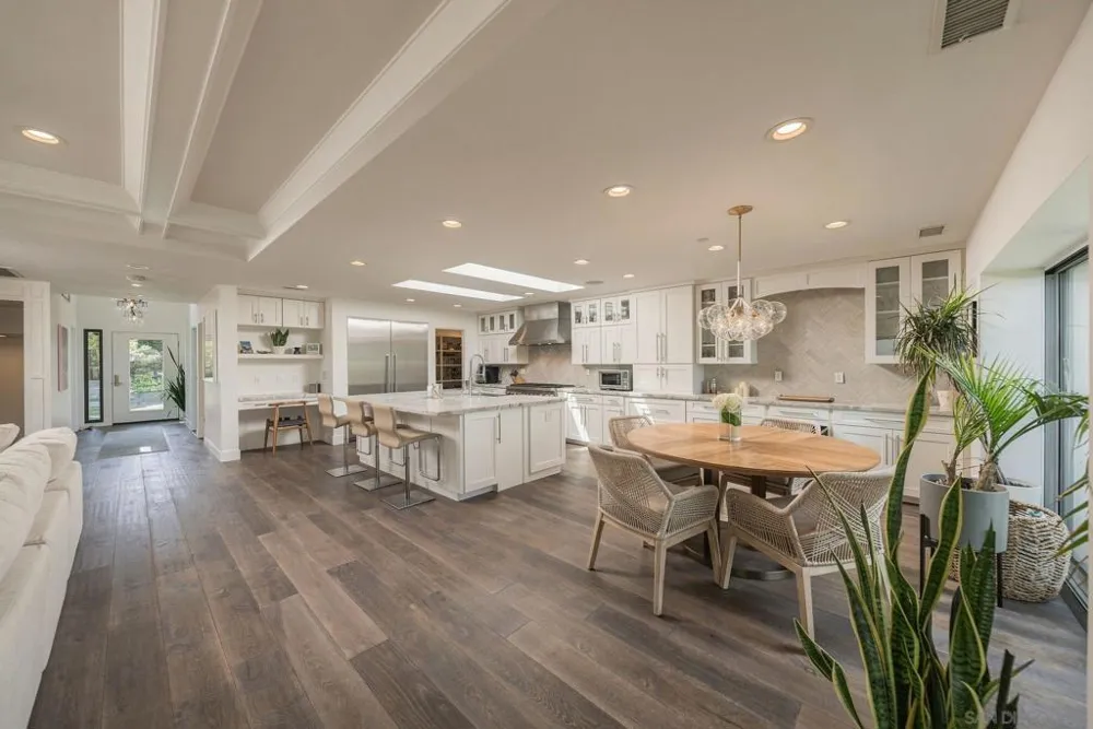5431 Candlelight Drive La Jolla, CA 92037