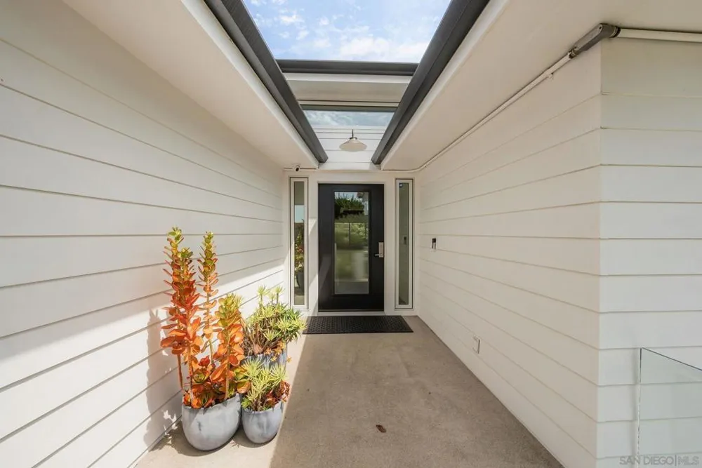 5431 Candlelight Drive La Jolla, CA 92037