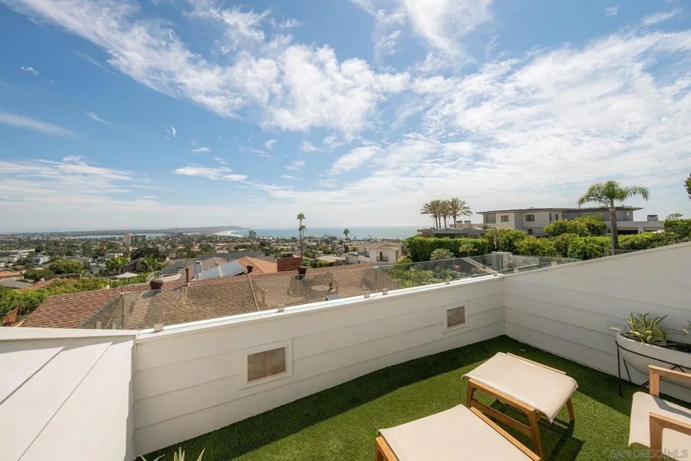 5431 Candlelight Drive La Jolla, CA 92037