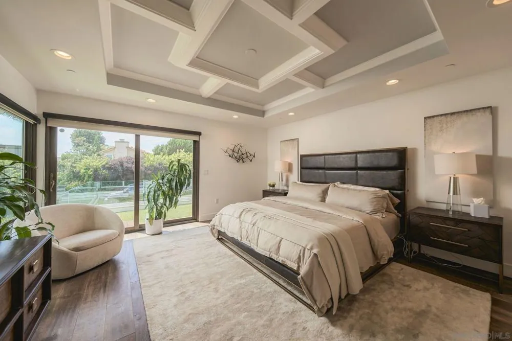 5431 Candlelight Drive La Jolla, CA 92037