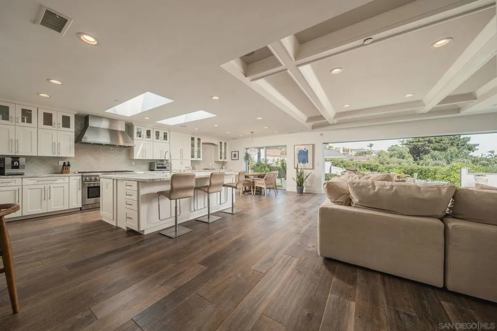 5431 Candlelight Drive La Jolla, CA 92037