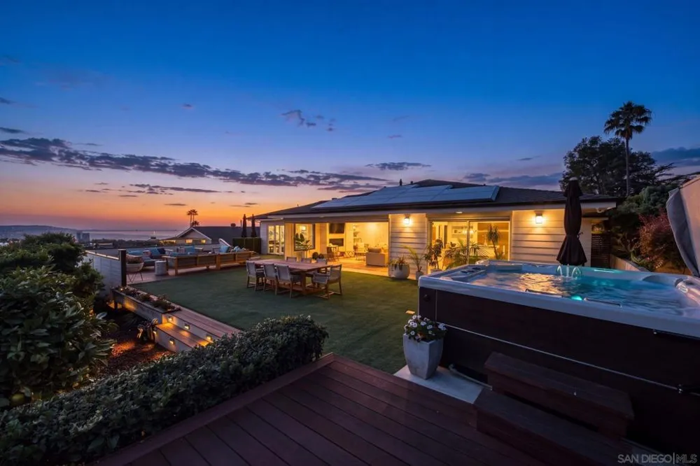 5431 Candlelight Drive La Jolla, CA 92037