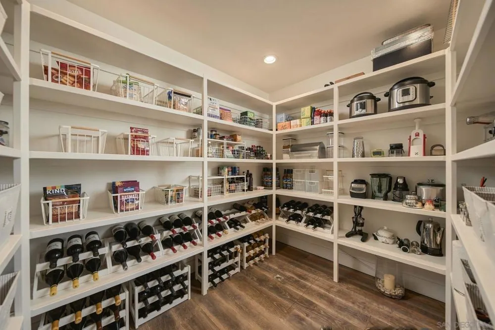 5431 Candlelight Drive La Jolla, CA 92037