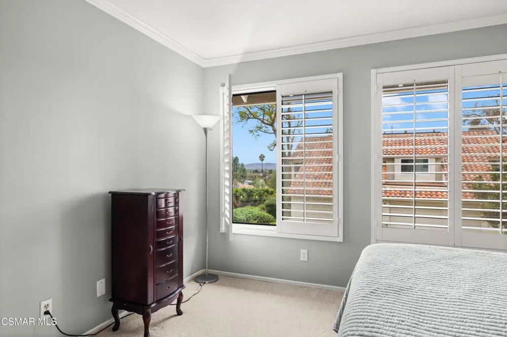 721 Blue Oak Avenue Thousand Oaks, CA 91320