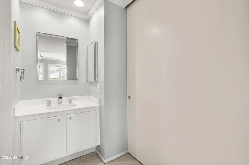 721 Blue Oak Avenue Thousand Oaks, CA 91320