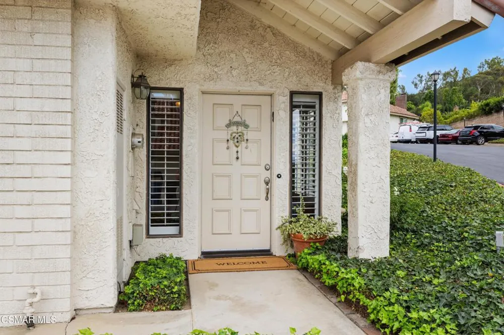 721 Blue Oak Avenue Thousand Oaks, CA 91320