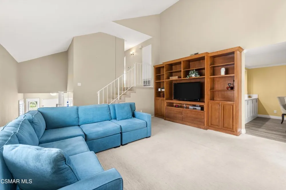 721 Blue Oak Avenue Thousand Oaks, CA 91320