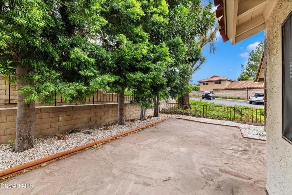 721 Blue Oak Avenue Thousand Oaks, CA 91320