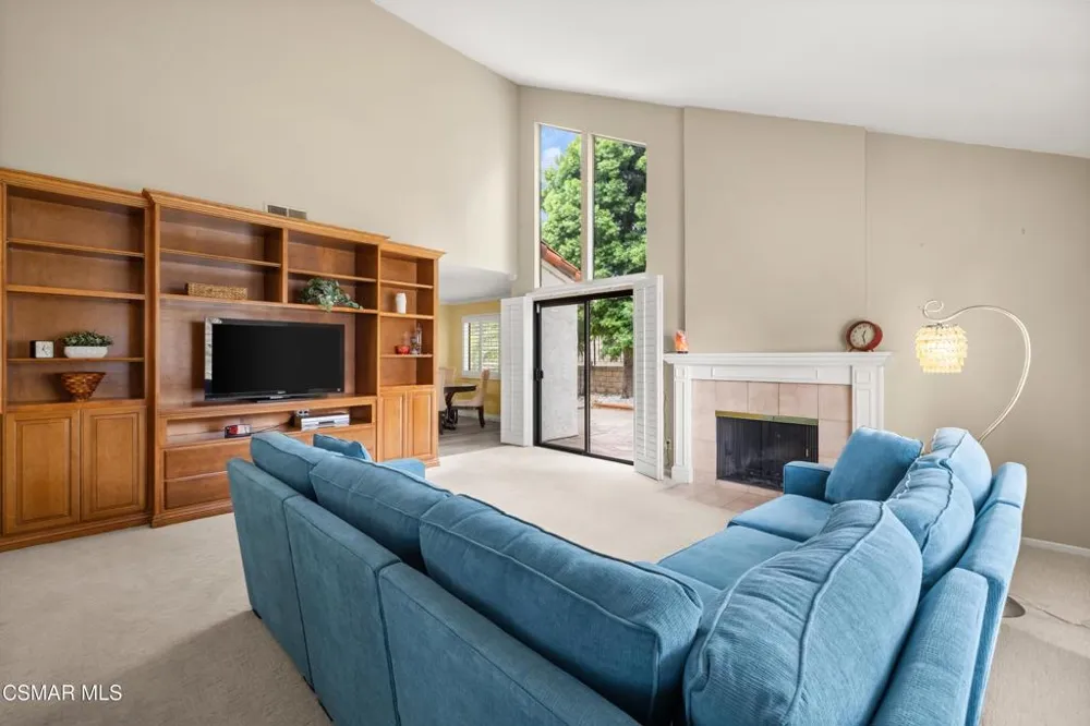 721 Blue Oak Avenue Thousand Oaks, CA 91320