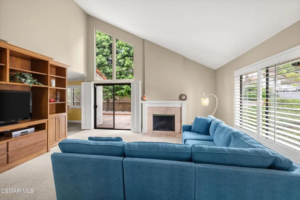 721 Blue Oak Avenue Thousand Oaks, CA 91320
