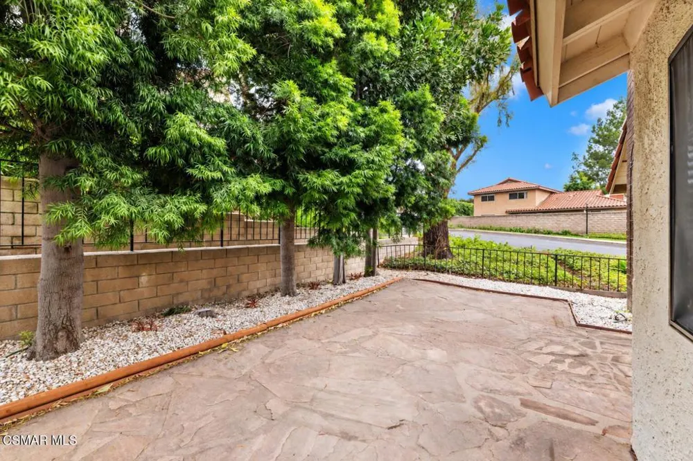 721 Blue Oak Avenue Thousand Oaks, CA 91320