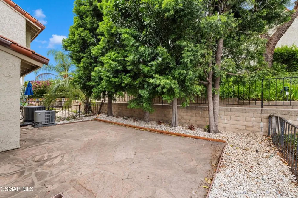 721 Blue Oak Avenue Thousand Oaks, CA 91320