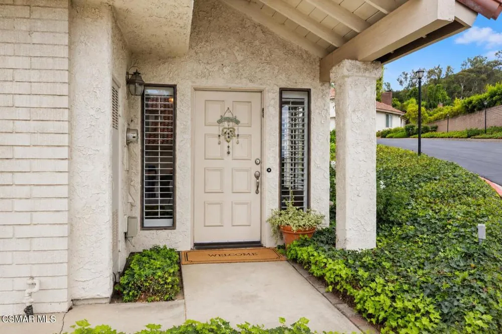 721 Blue Oak Avenue Thousand Oaks, CA 91320