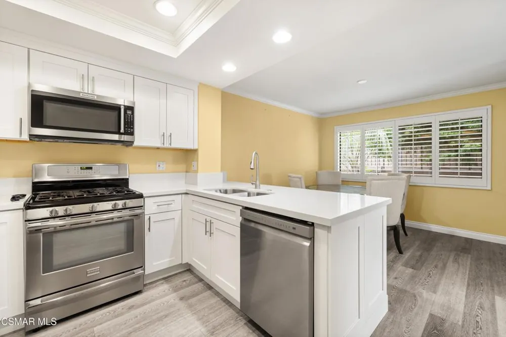 721 Blue Oak Avenue Thousand Oaks, CA 91320
