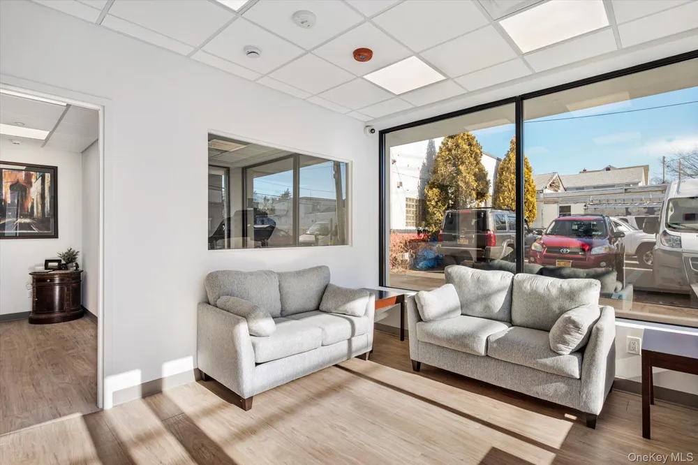 25 Willowdale Avenue #2ND FLOOR Port Washington, NY 11050