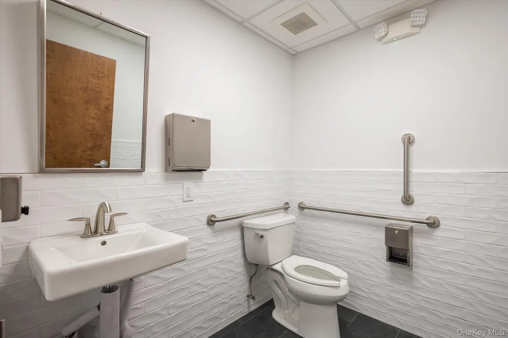 25 Willowdale Avenue #2ND FLOOR Port Washington, NY 11050