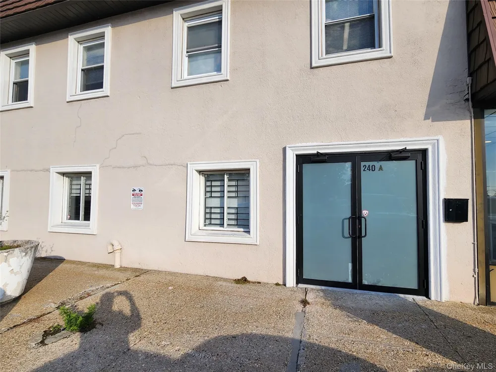 240 W Old Country Rd Hicksville, NY 11801