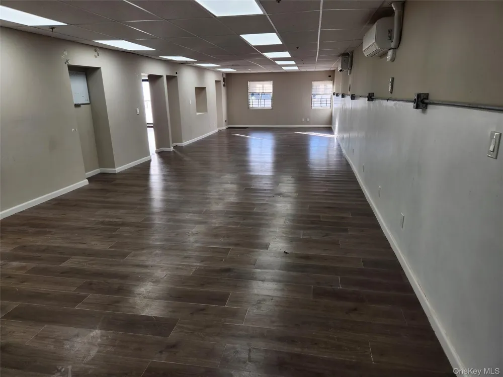 240 W Old Country Rd Hicksville, NY 11801