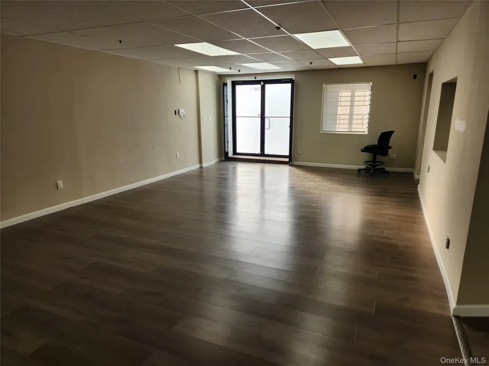 240 W Old Country Rd Hicksville, NY 11801