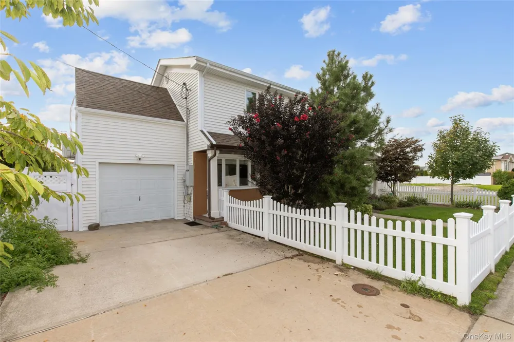 60 Alhambra Road Massapequa, NY 11758