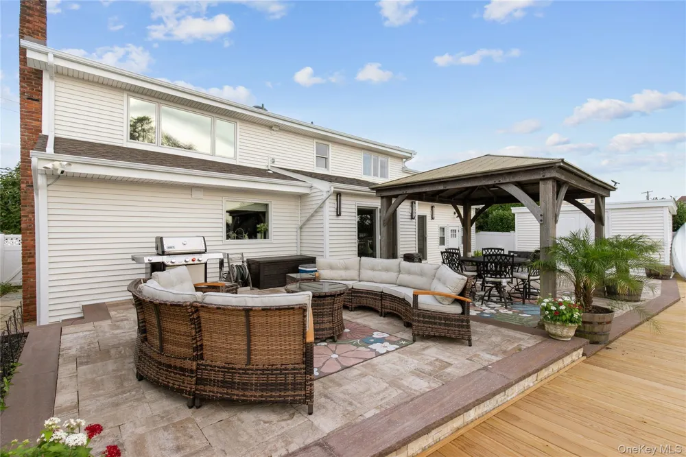 60 Alhambra Road Massapequa, NY 11758