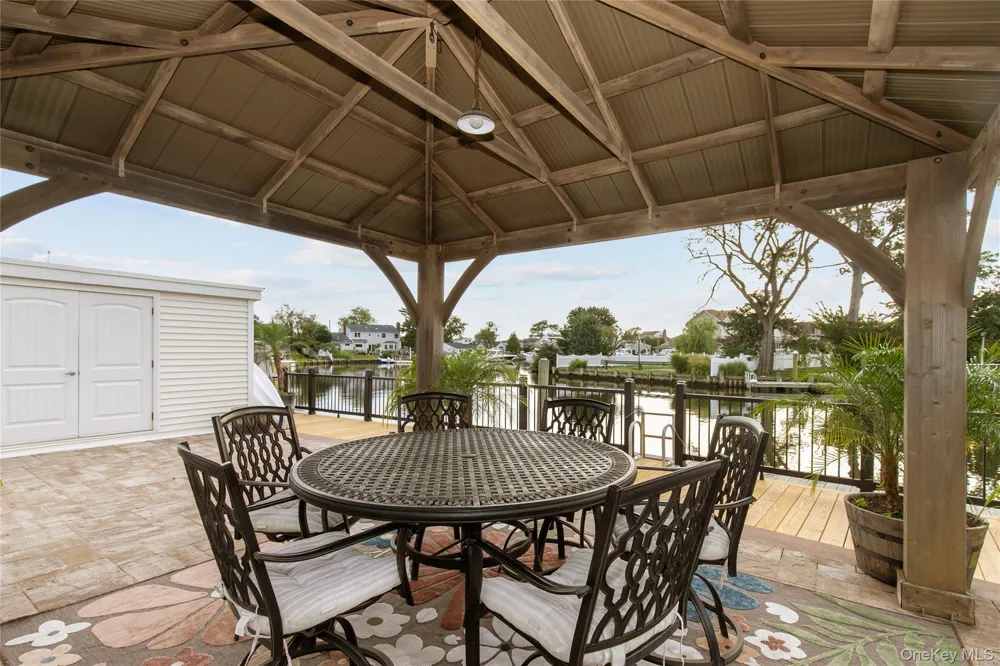60 Alhambra Road Massapequa, NY 11758