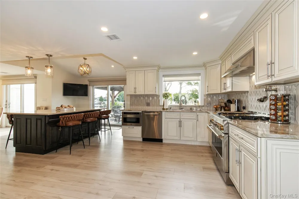 60 Alhambra Road Massapequa, NY 11758