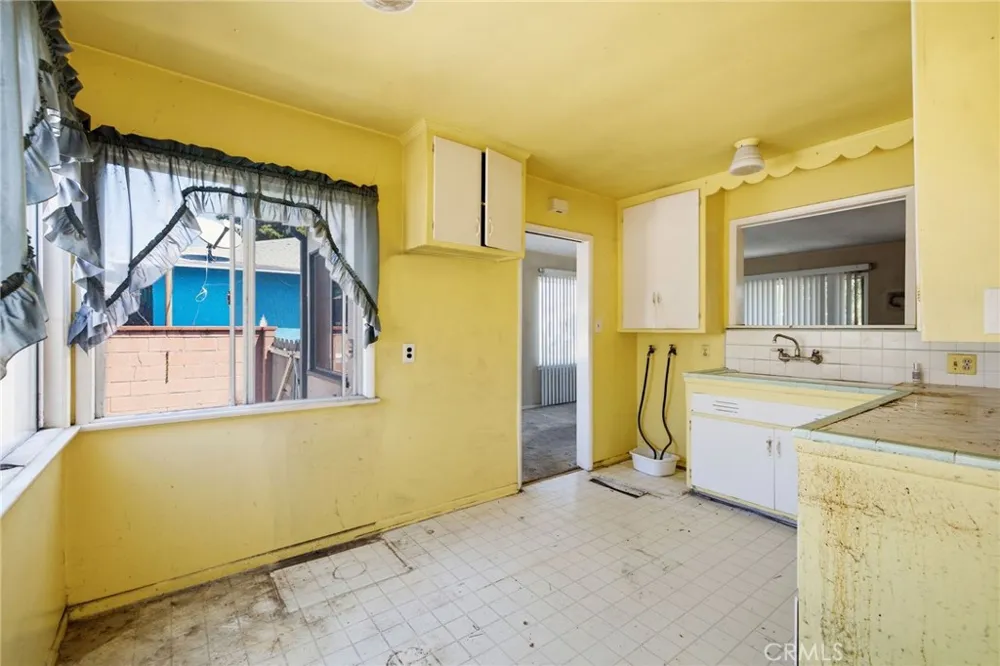 15313 Roselle Avenue Lawndale, CA 90260