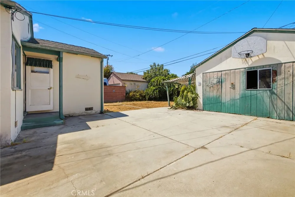15313 Roselle Avenue Lawndale, CA 90260