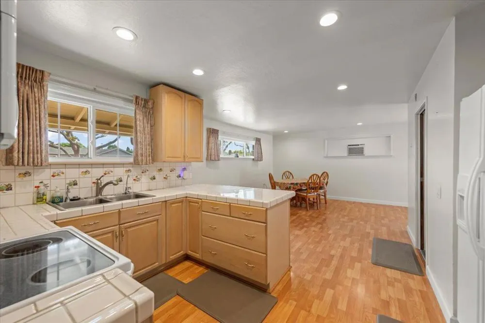 3191 El Sobrante Street Santa Clara, CA 95051