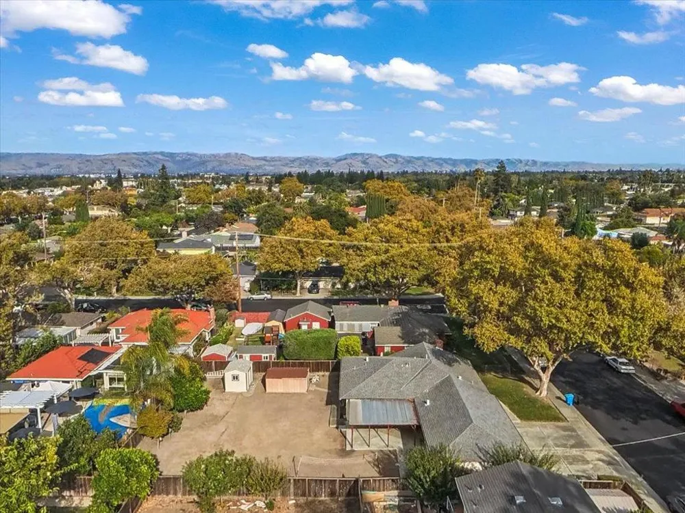 3191 El Sobrante Street Santa Clara, CA 95051