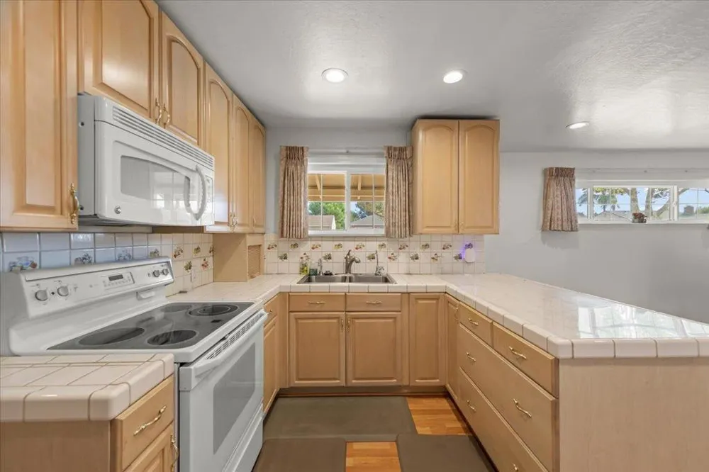 3191 El Sobrante Street Santa Clara, CA 95051