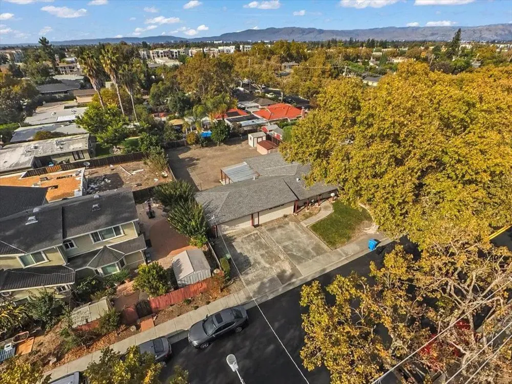 3191 El Sobrante Street Santa Clara, CA 95051