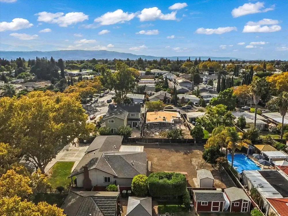 3191 El Sobrante Street Santa Clara, CA 95051