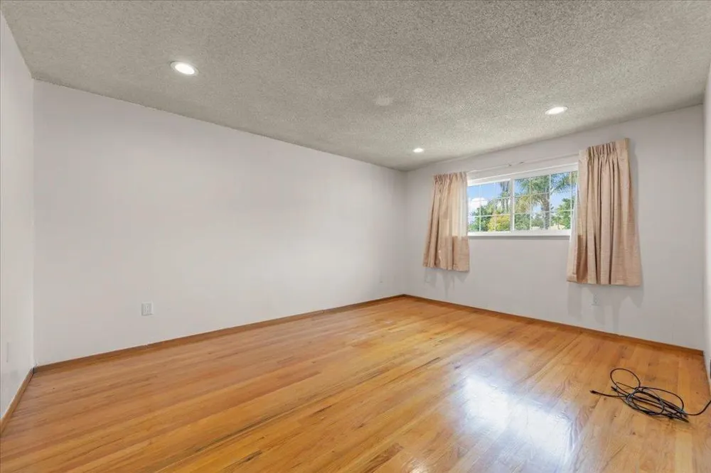3191 El Sobrante Street Santa Clara, CA 95051