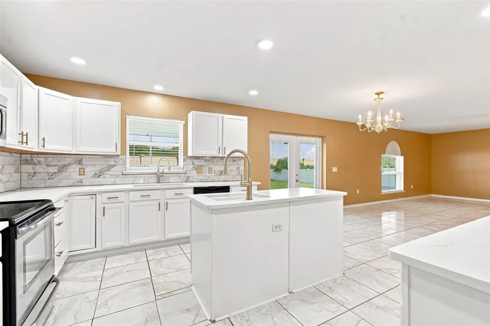 5155 SPANISH OAKS DRIVE Lakeland, FL 33805