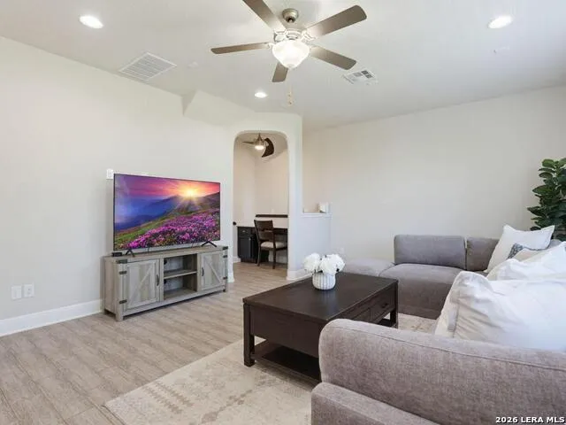 13203 BUCKTREE DR San Antonio, TX 78254