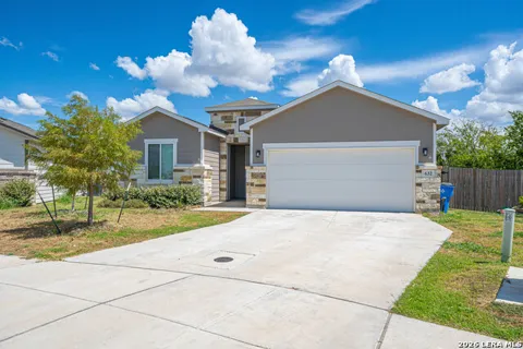 632 Candace Ct