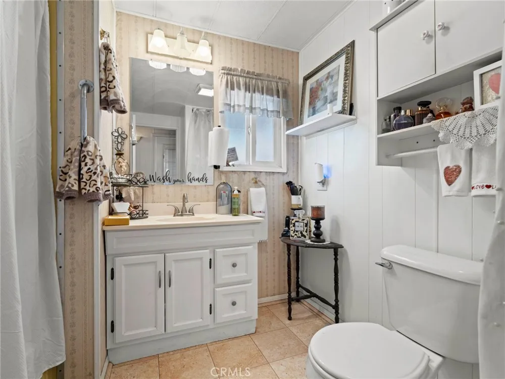 7000 E GAGE AVENUE #20 Bell Gardens, CA 90201