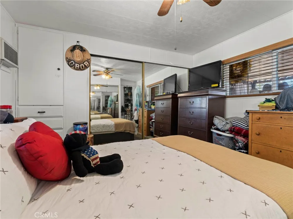 7000 E GAGE AVENUE #20 Bell Gardens, CA 90201