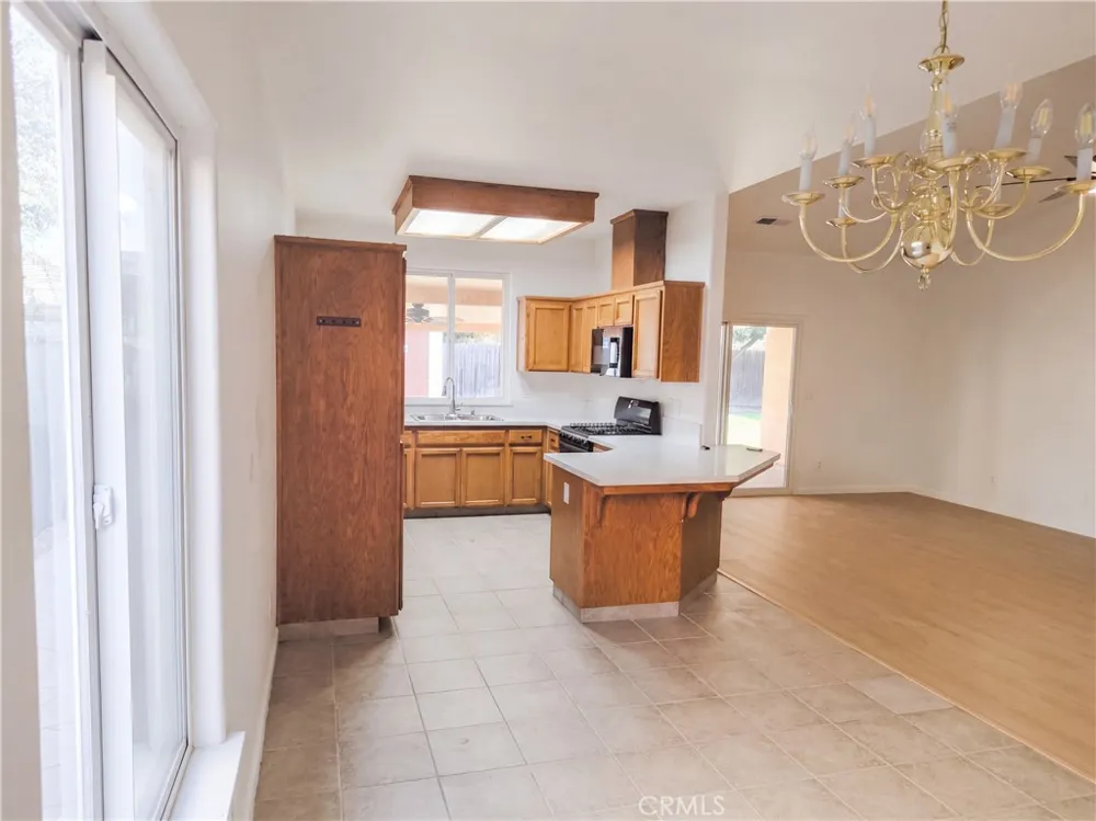 5333 W Norwich Fresno, CA 93722